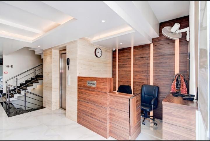 Triton Inn Lucknow Esterno foto